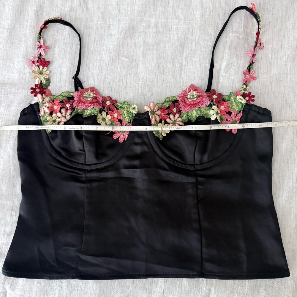 Princess Polly Enchante to Meet You Black Silk Top Size 6 - Picture 7 of 8
